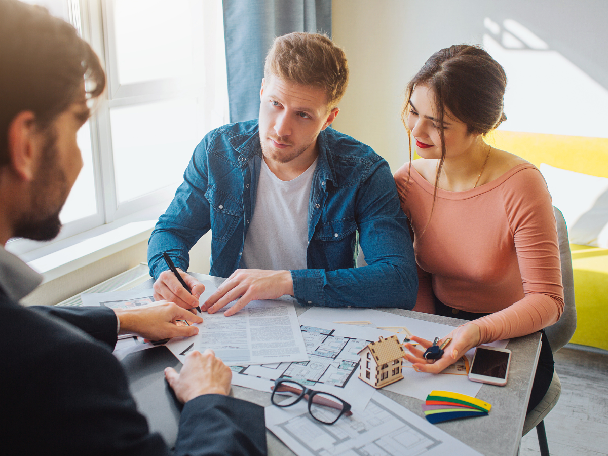 how to make a strong offer on a home without overpaying